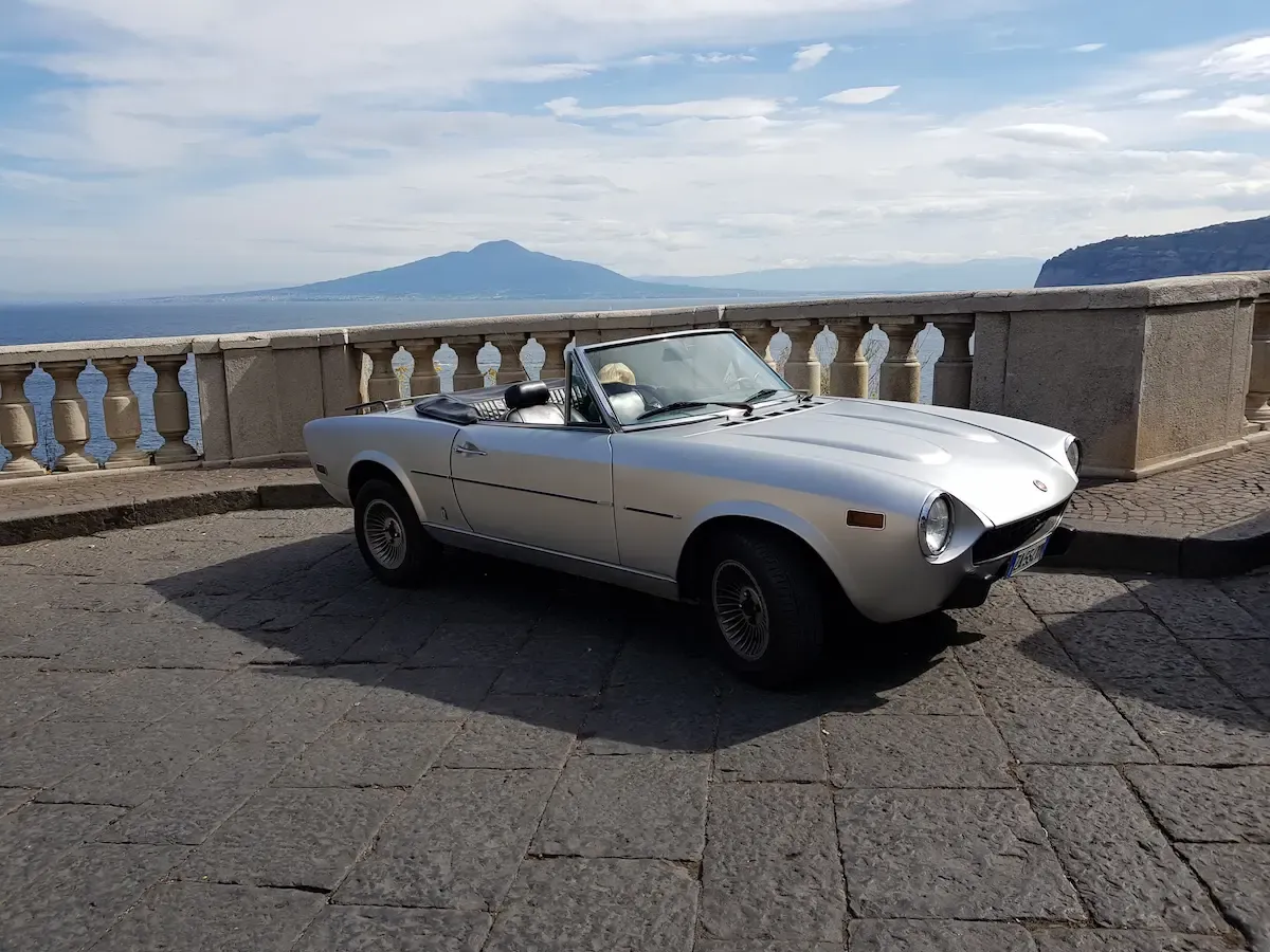 Alfa Romeo Giulia Spider, vintage car for hire in Sorrento